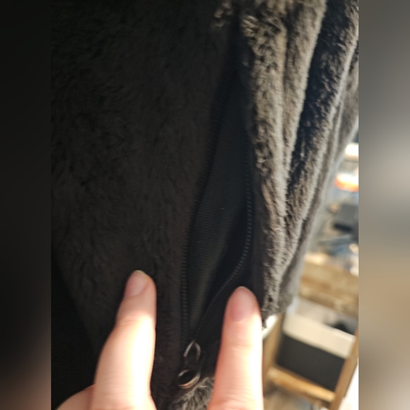 The North Face Womens Small Black Fleece Full Zip Fuzzy Jacket Size S - Picture 3 of 6